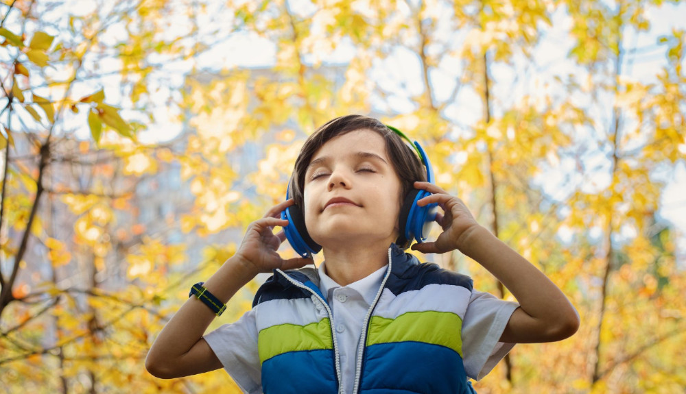 Wireless Headphones for Kids: Find the Best!