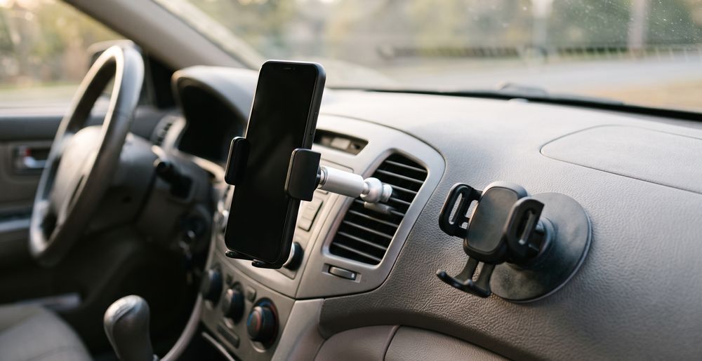 Magnetic Phone Mounts: Choosing the Right Type for Your Car